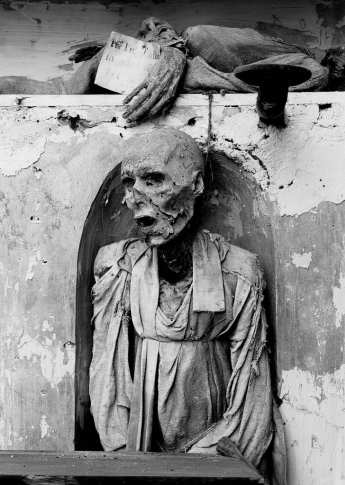 Catacombe dei Cappuccini Palermo 1997_schaelpic photokunstbar 08.jpg