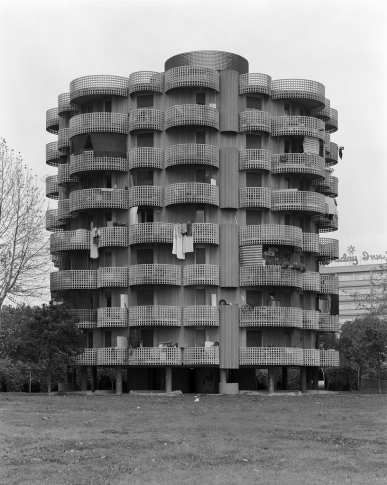 DARK_ROOM_RED_LIGHT_Becker-Boris_1414_Residence Le Torre II_Roma 1996.jpg